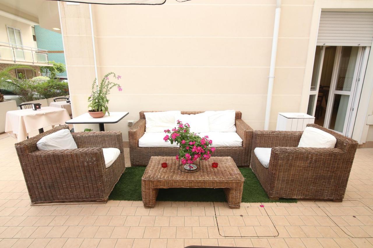 Hotel Soave Rimini Exterior foto