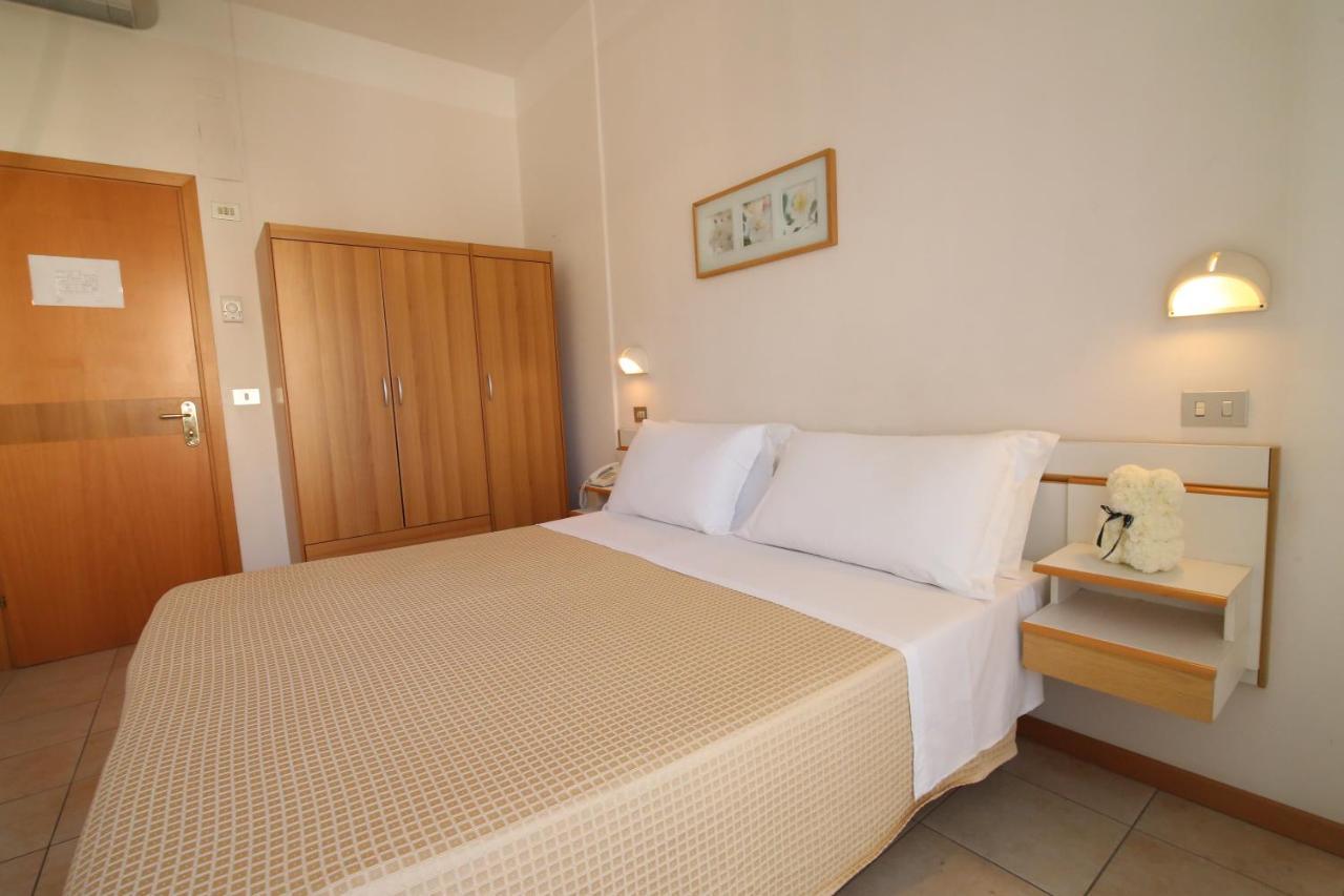 Hotel Soave Rimini Exterior foto