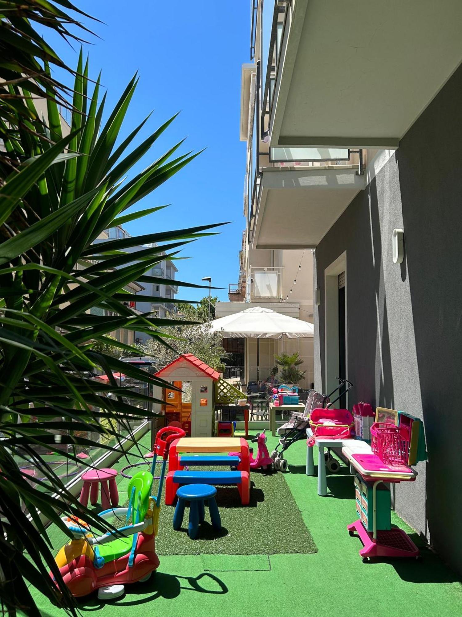 Hotel Soave Rimini Exterior foto